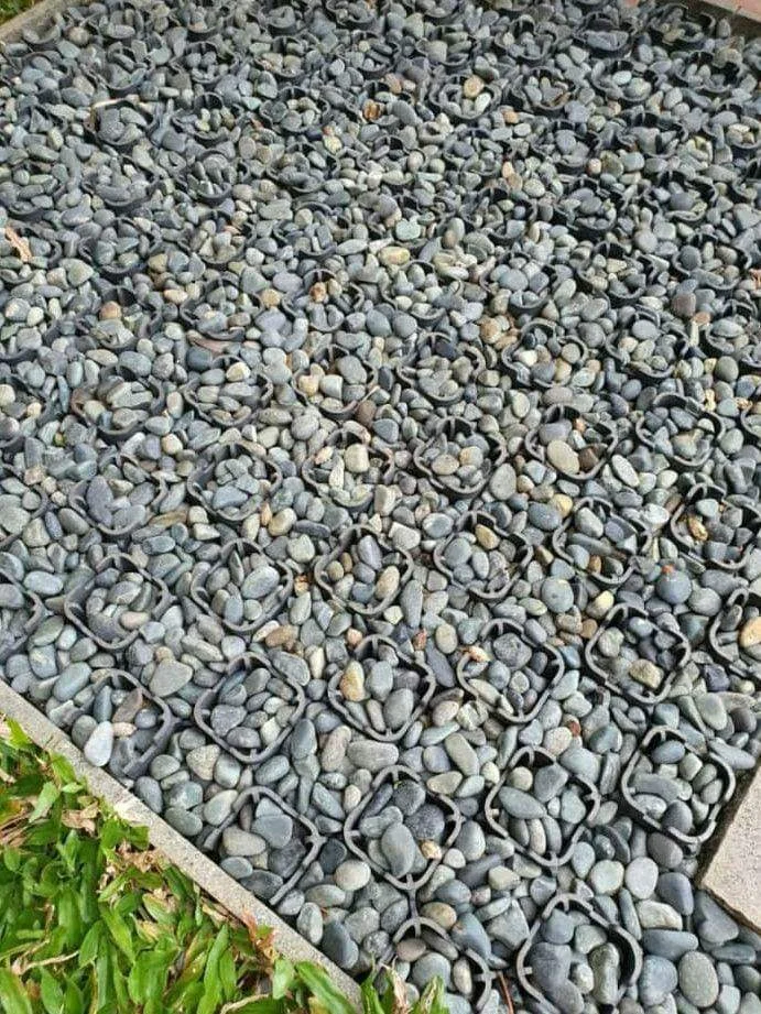 Batu Dan Rumput Tetap Rapi Walaupun Dilewati Kendaraan Gunakan Turfpave